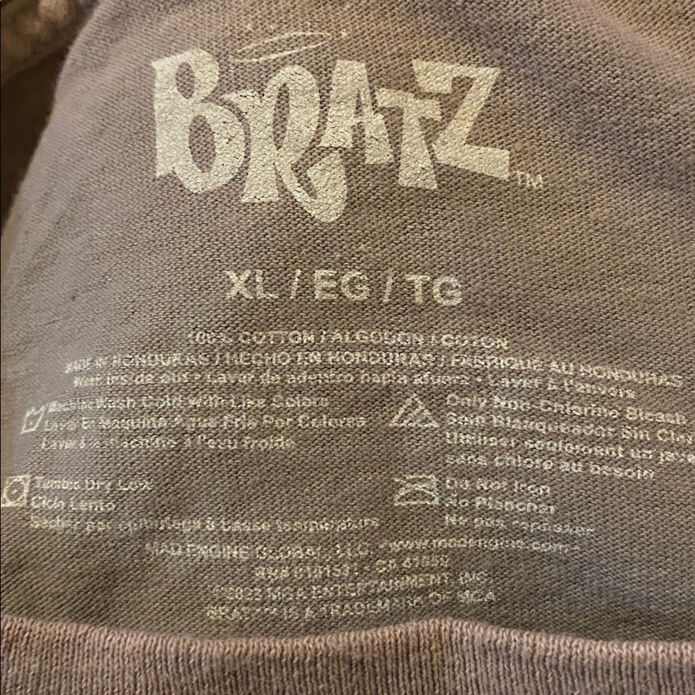 Distressed Cropped BRATZ Y2K Tee Shirt - Picture 5 of 11